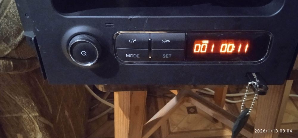 Продам магнитолу, усилитель,радио 4 канала