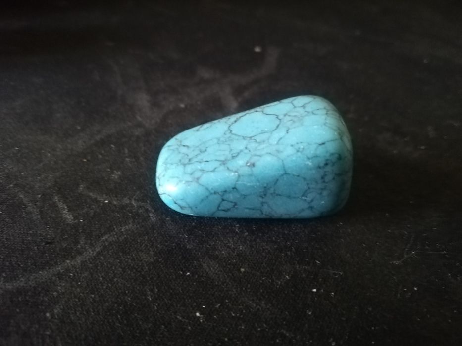 Minerais polidos. Jade, ametista, quartzo, etc.