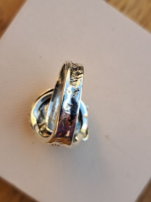 Pierścionek srebro oksydowane 925 z naturalnym czaroitem