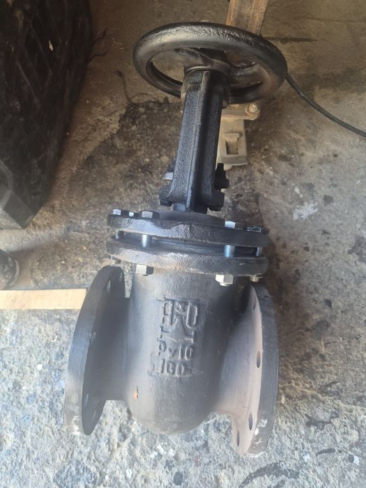 Засувка чавунна d100