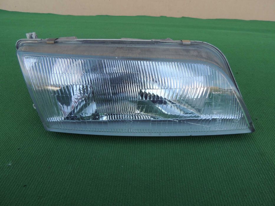 Lampa przednia prawa europejska NISSAN Maxima QX 95,96,97,98,99