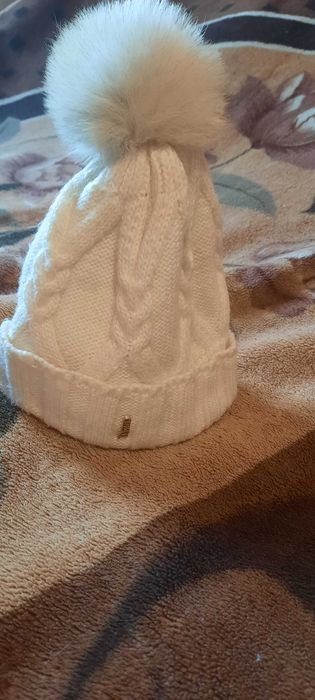 Зимова шапка на дівчинку