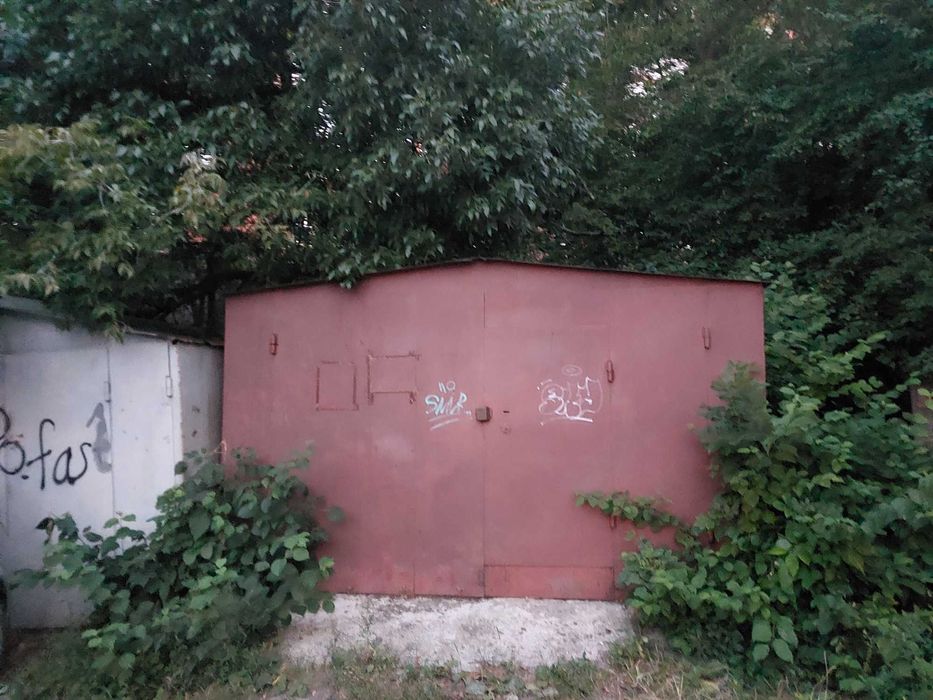 Продам металевий гараж на Дружбі