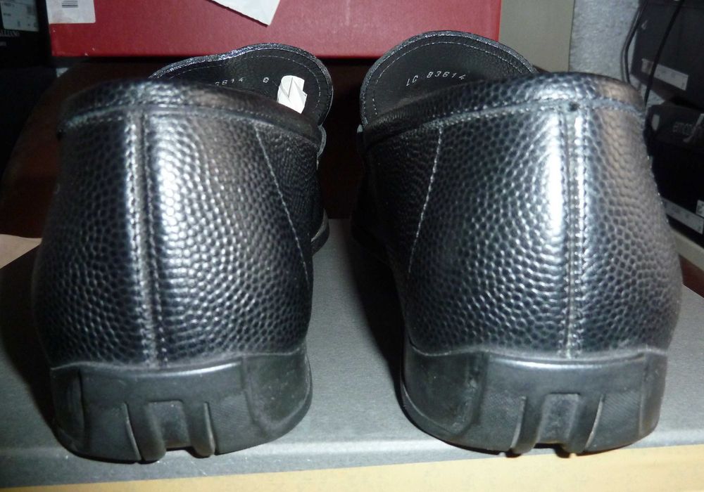 Sapatos novos italianos Salvatore Ferragamo 40