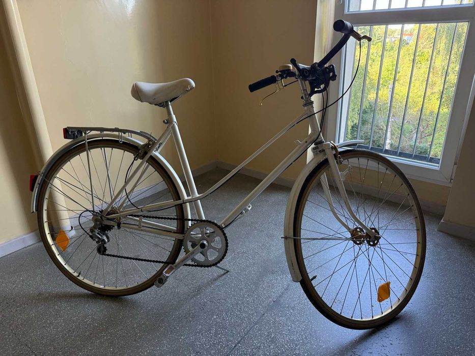 Rower miejski holenderski retro – kremowa damka, nowe opony Schwalbe