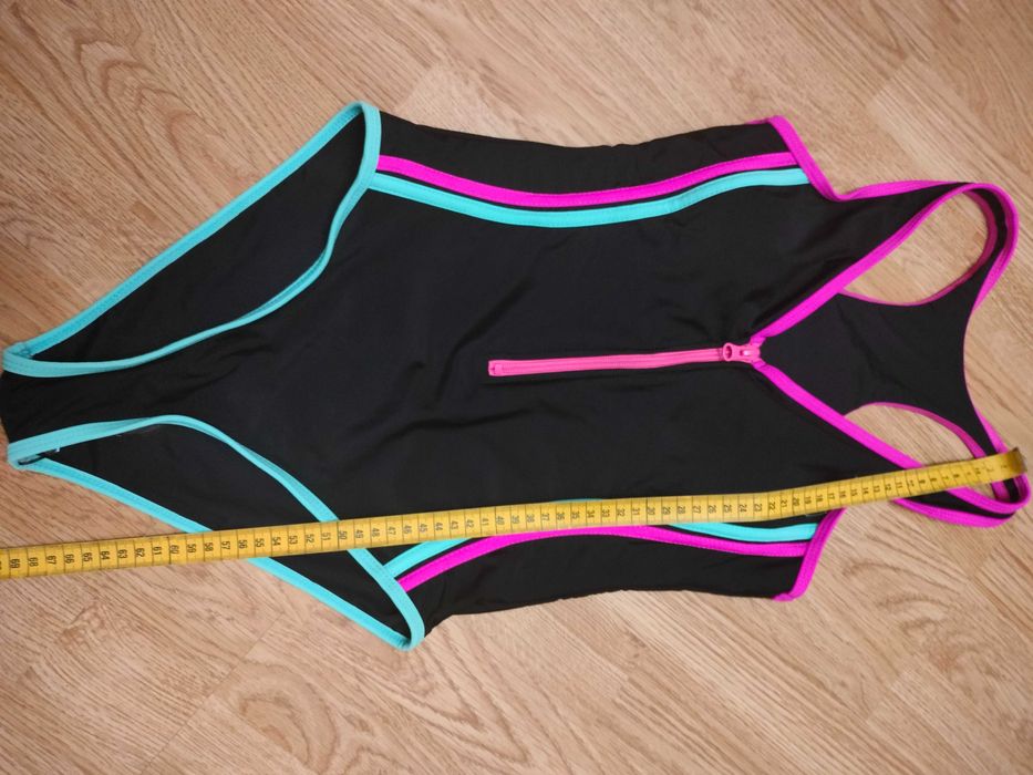 Jednoczęściowy strój kąpielowy