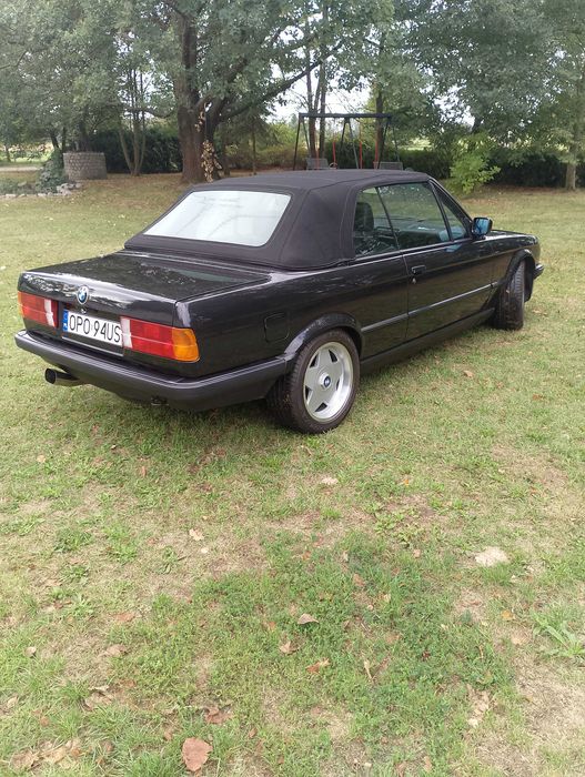 BMW E30 325i cabrio