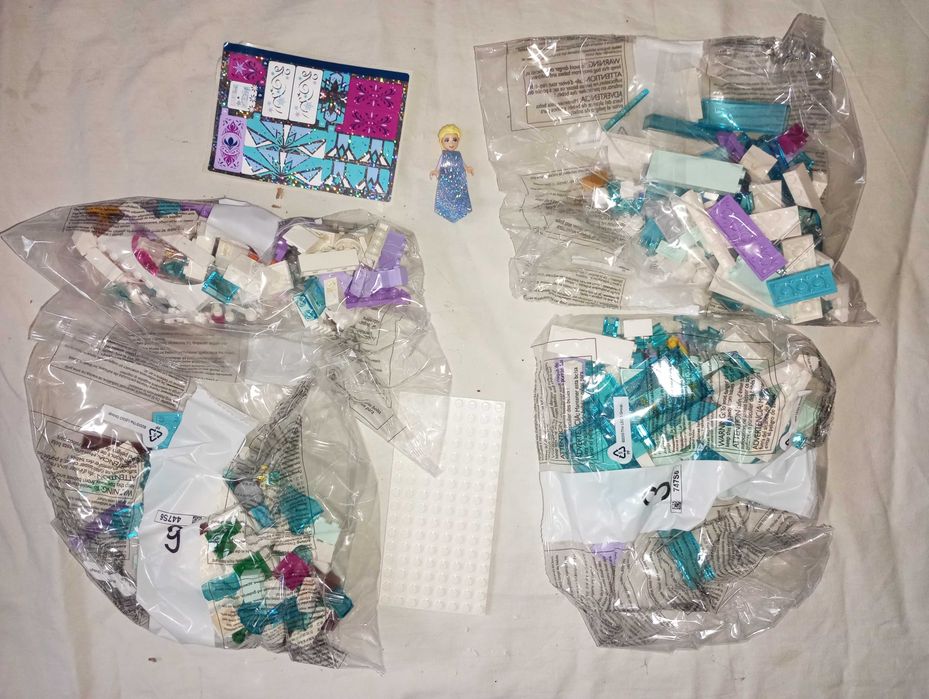 Конструктор LEGO Disney Princess Волшебный ледяной замок Эльзы 41148
