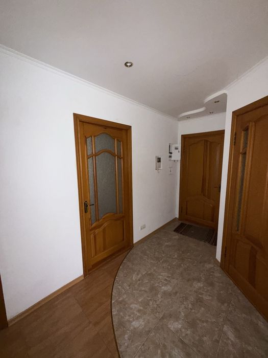 Продаю 3к к-студію в районі Старого ЖД вокзалу