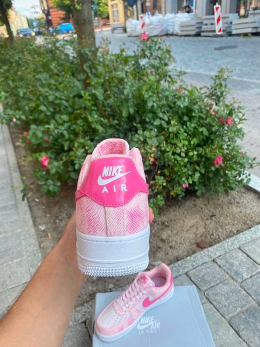 Нові жіночі кросівки Nike Air Force 1