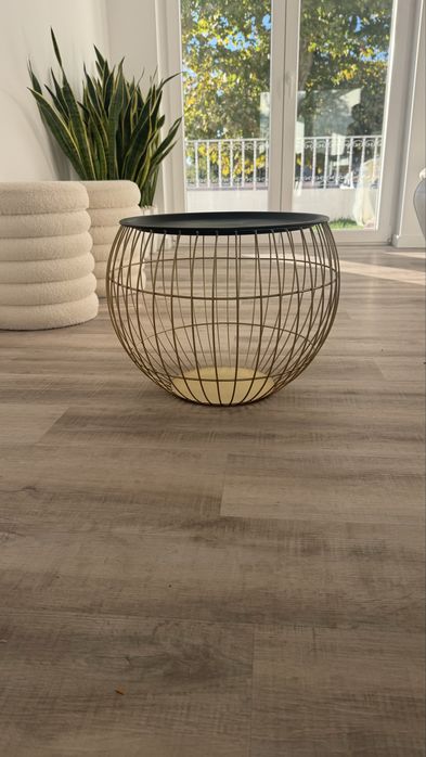 Mesa de canto com tampo removivel