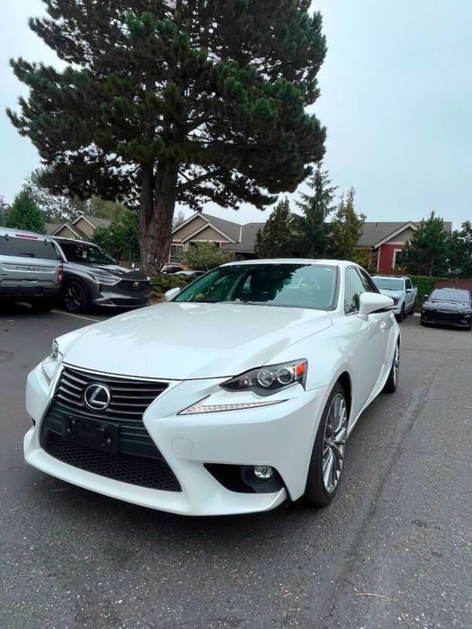 Lexus IS 300      2016