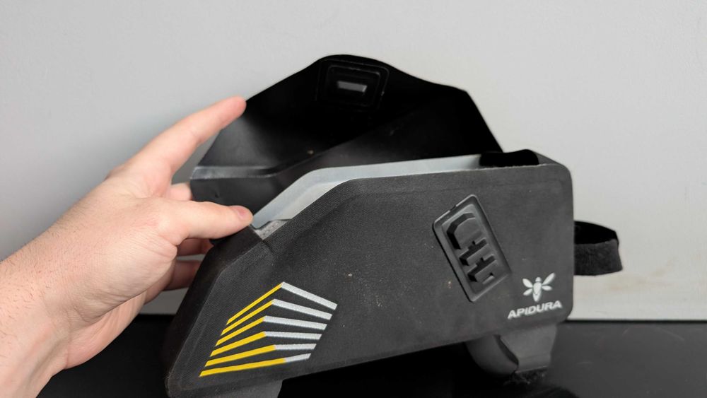 Сумка на раму Apidura Racing Top Tube Pack 1 L