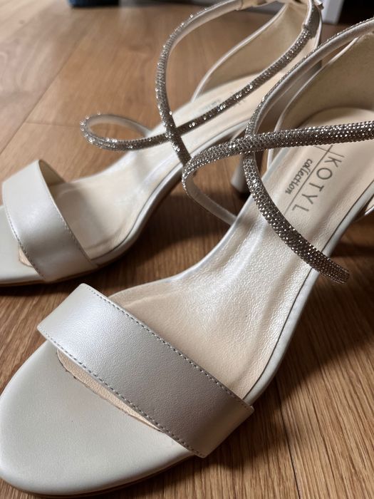Buty ślubne kotyl