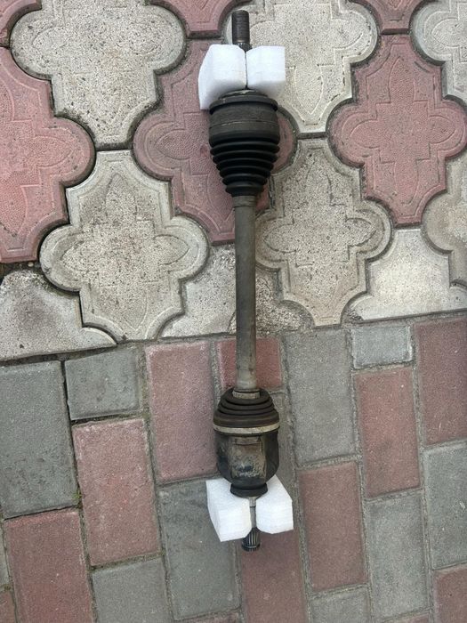 Напівось  ліва Toyota Corolla E150