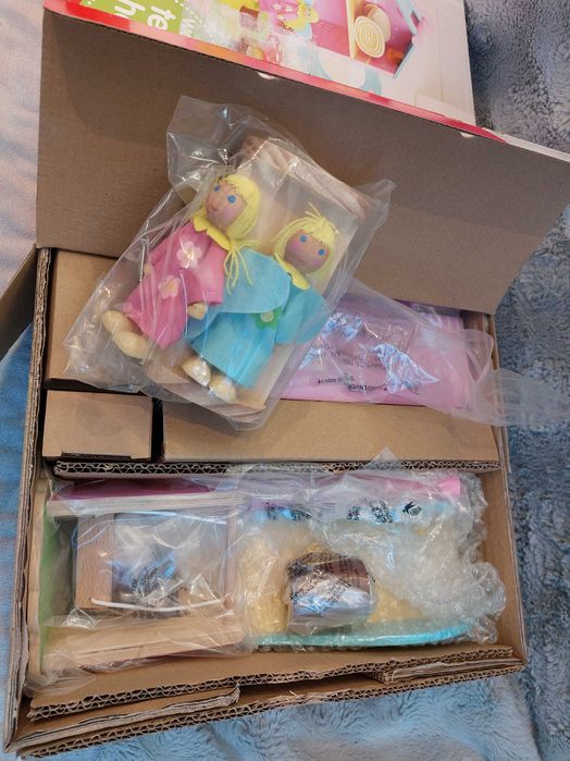 Domek dla lalek drewniany Carousel, Nowy