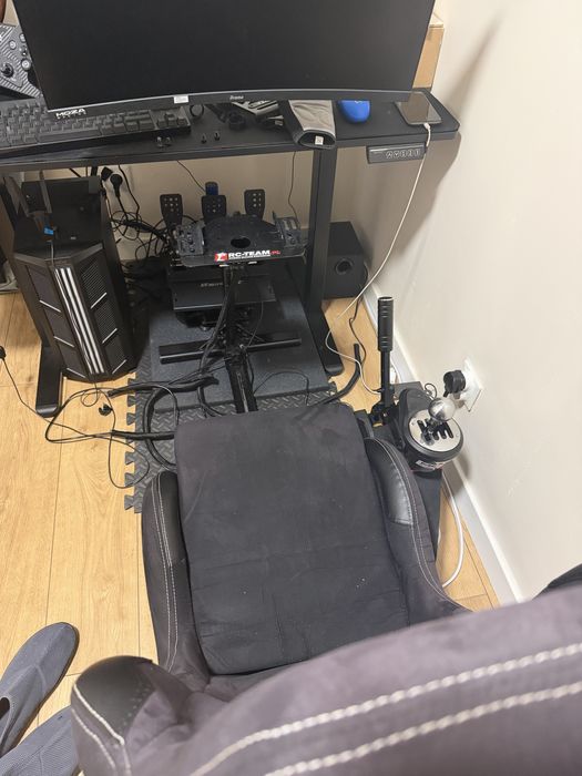 Playseat Evolution  + szyny fotela (regulacja)
