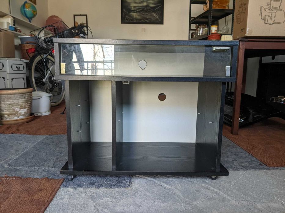 Stolik pod telewizor