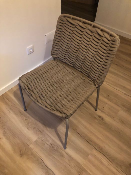 Mesa e cadeiras de exterior