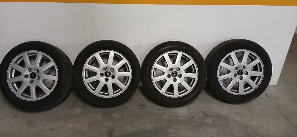 4 jantes 16 para Ford (pneu 205/55 R16)

Na foto estão com alg