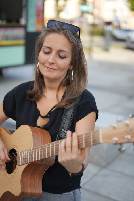 Lekcje /nauka gry na gitarze, ukulele, bas, pianino - Wrocław/ONLINE