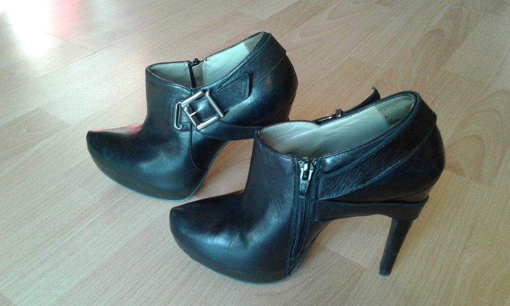 Czarne botki Simple rozm. 37