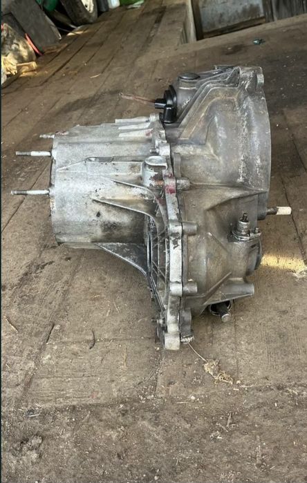 Продам коробку,запчастини ваз 2109