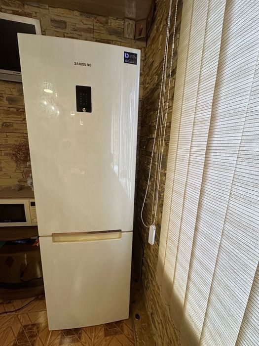 Продам холодильник Samsung!
