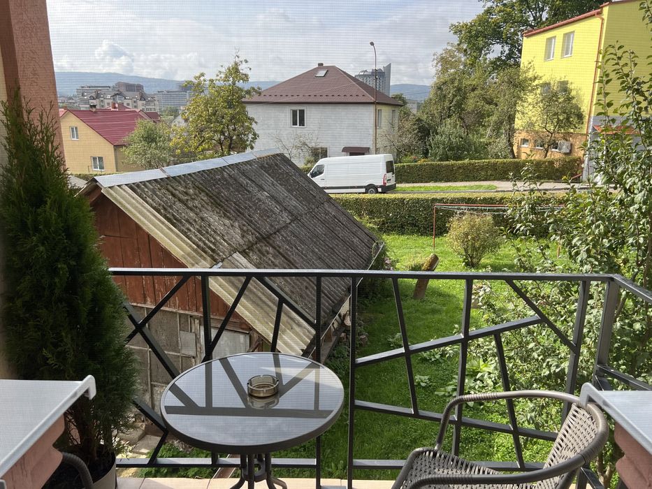 Готель «У Батька» новенькі двокімнатні номери класу люкс Світло 24/7