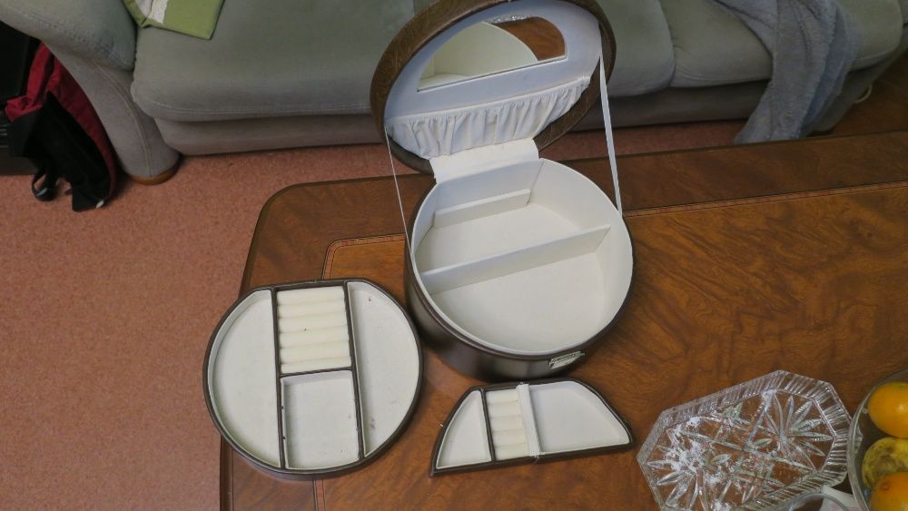 Pudełko na biżuterię