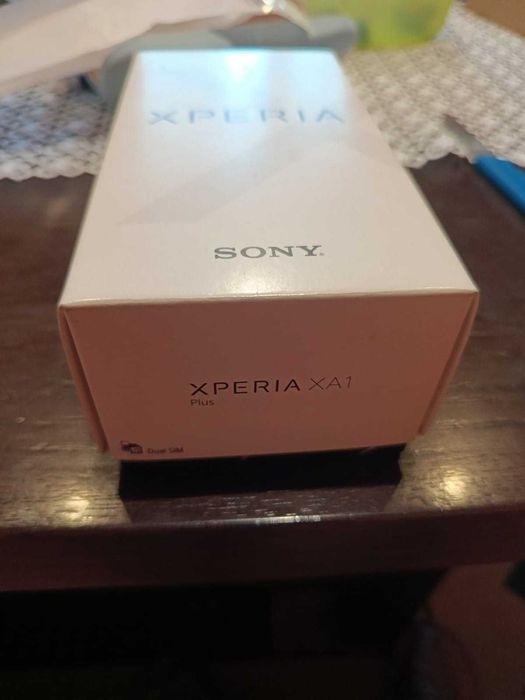Smartfon  Sony Xperia XA1 Plus +ładowarka+ etui