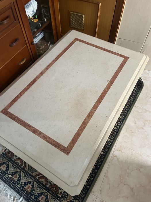 Mesa de centro em marmore