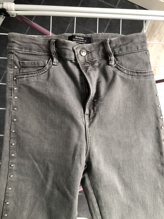 Spodnie jeansowe bershka rozmiar 38