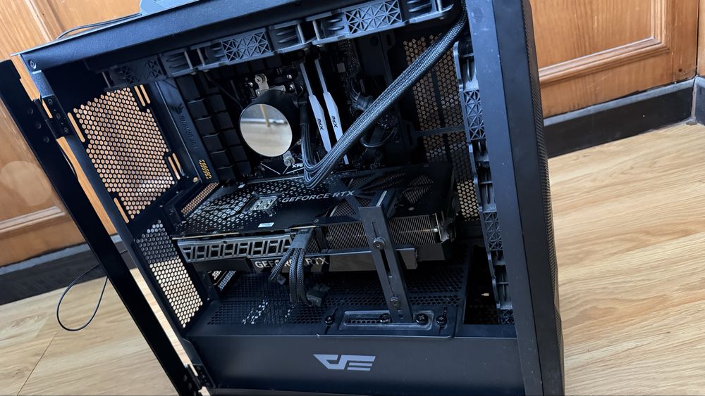 PC gaming Rtx 4090 + Ryzen 7 7700x + 32 gb DDR5