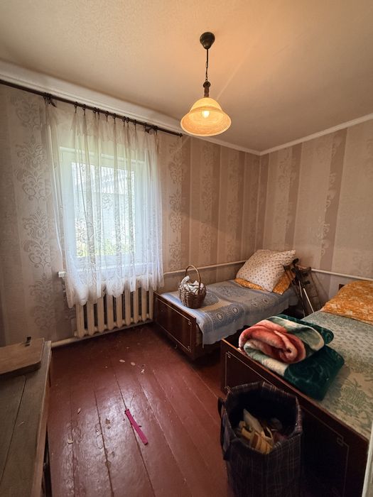 Продаж будинку на 8 сотках землі