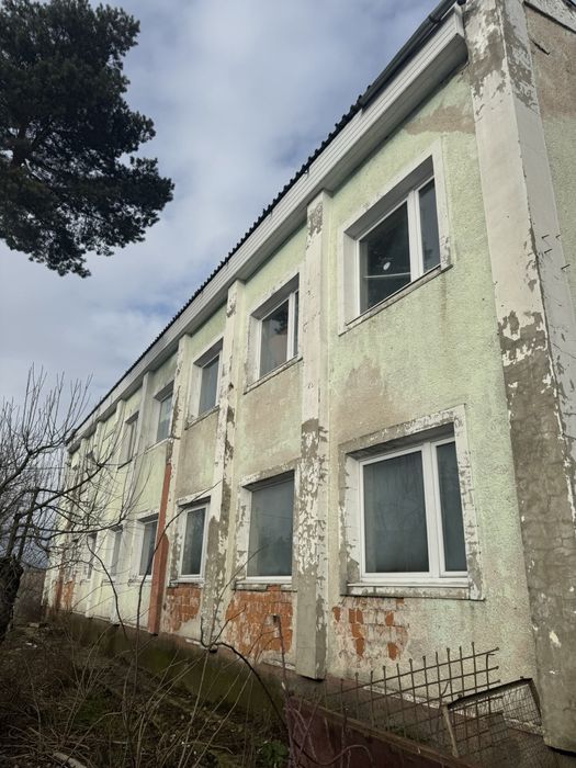 Продається комерційна будівля