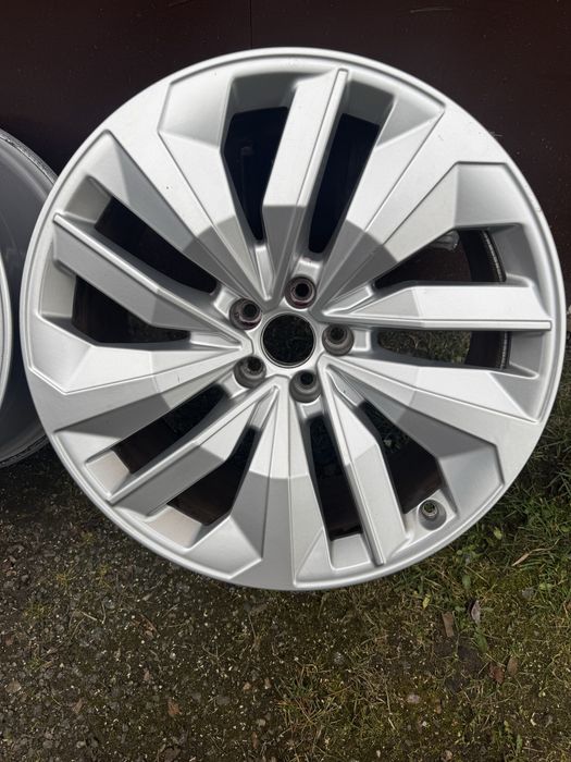 Диски Audi оригінал R20 E-tron, Q7, Q8, Q5, A6, A7