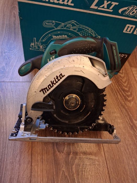 Акумуляторна дискова пила Makita DSS 611
