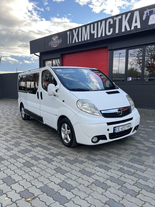 Opel Vivaro 2.5 long