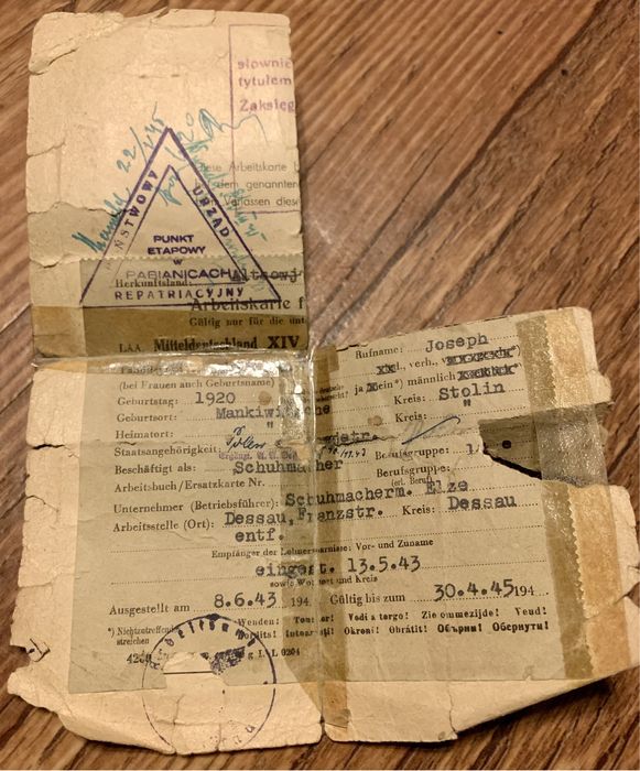 Dokumenty z czasów II WŚ z pieczatkami i odciskami palców. Oryginał!