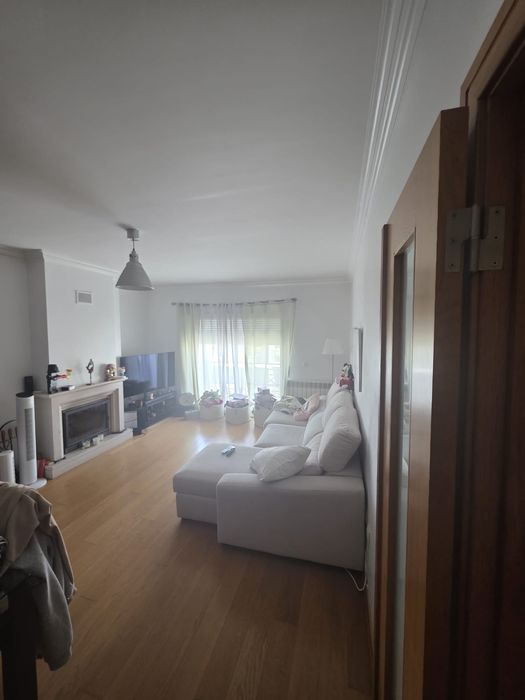 Apartamento T2 em Carcavelos