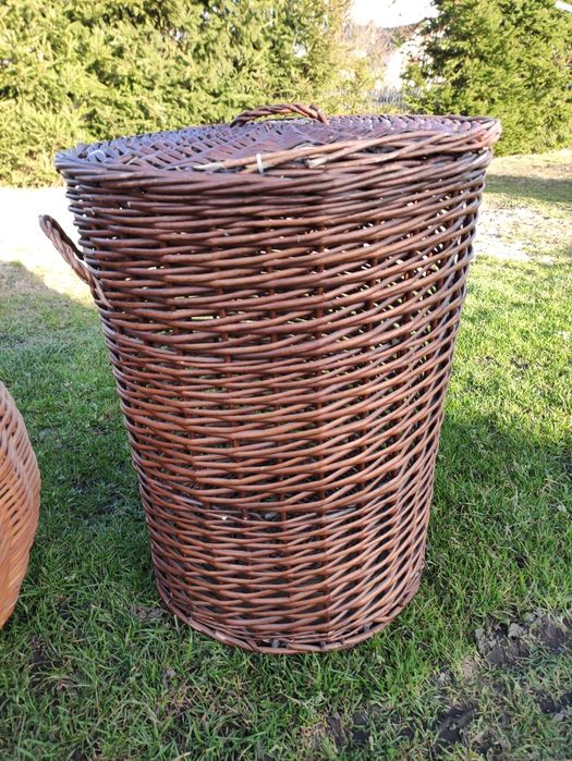 Duży kosz wiklinowy