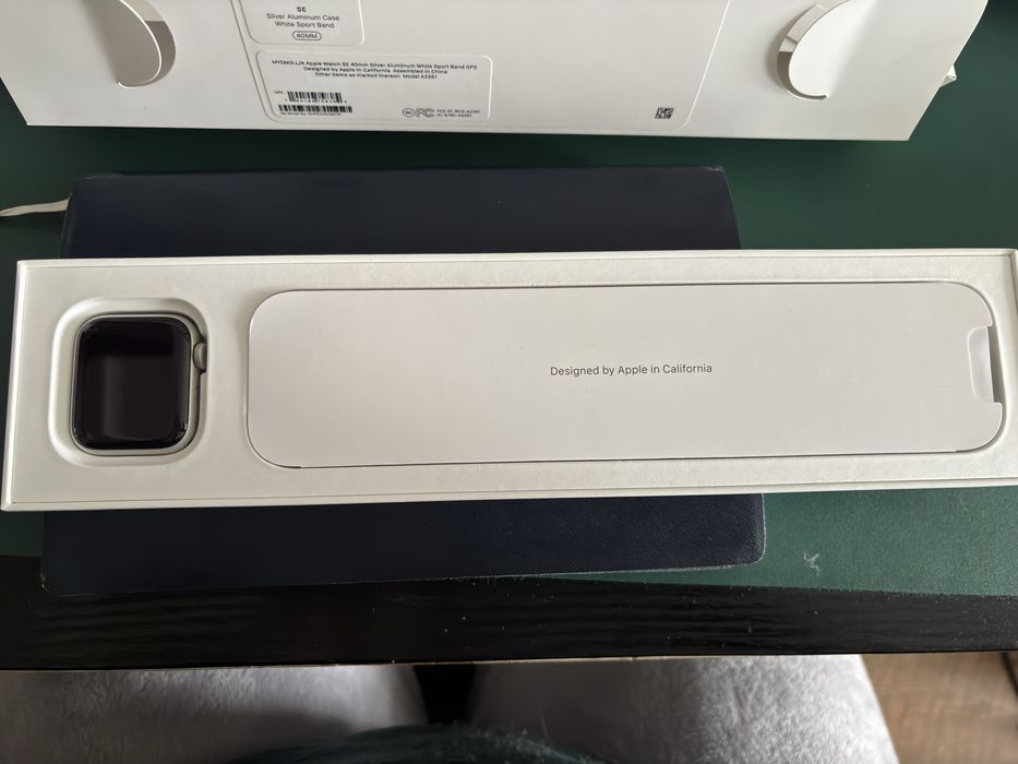 Apple Watch SE (1st gen)40 ммSilver  - ідеальний стан,повний комплект