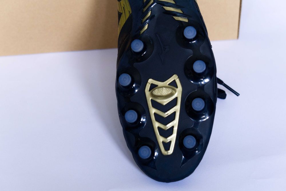 Buty piłkarskie Mizuno Morelia Neo 4 Elite MD 44.5