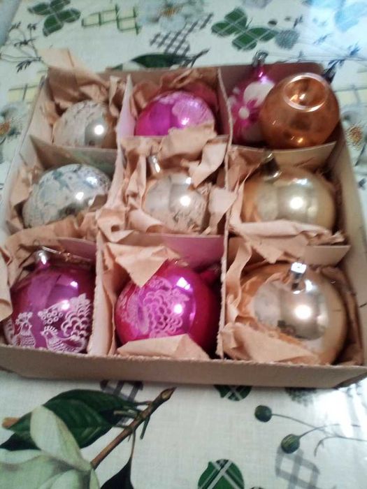 Новогодние шары на ёлку