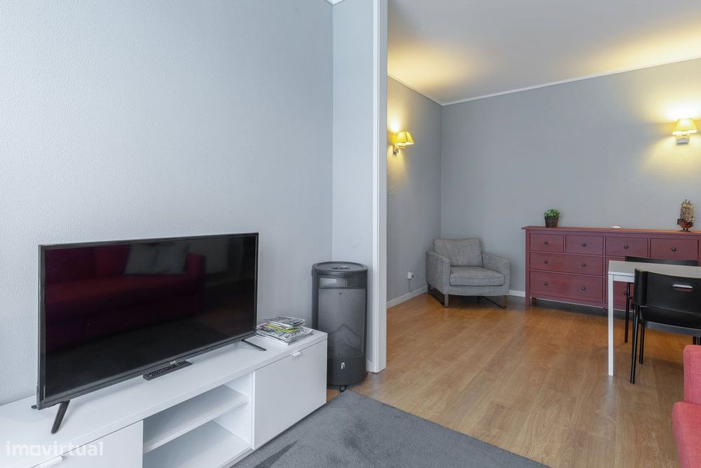 Apartamento T1 no Bonfim com varanda e elevador