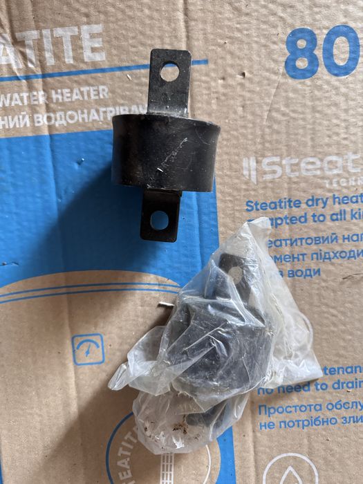 Продаються салінблоки заднього важіля