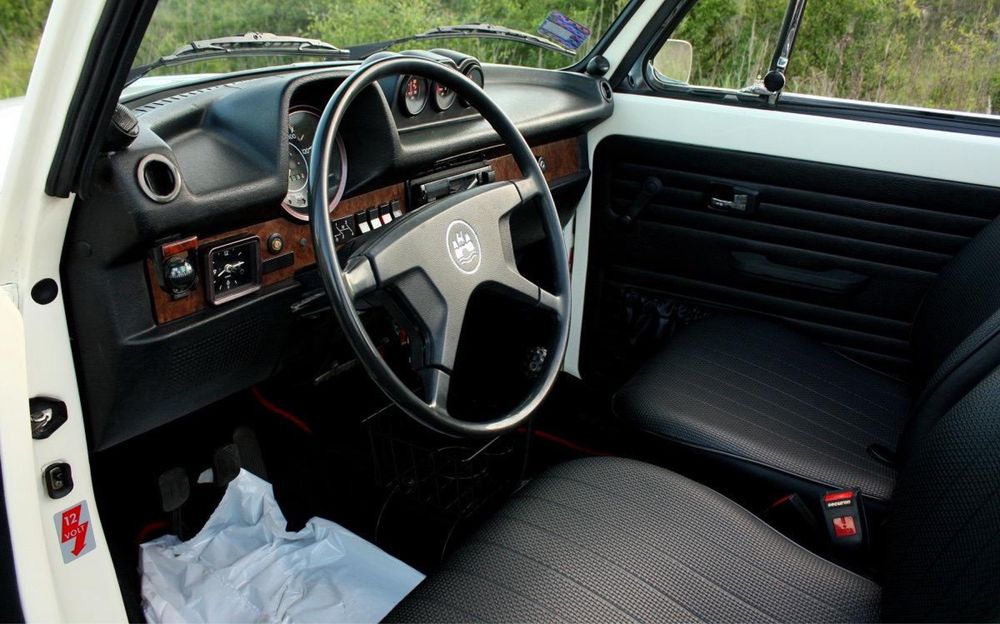 Volkswagen Garbus 1303LS karmon