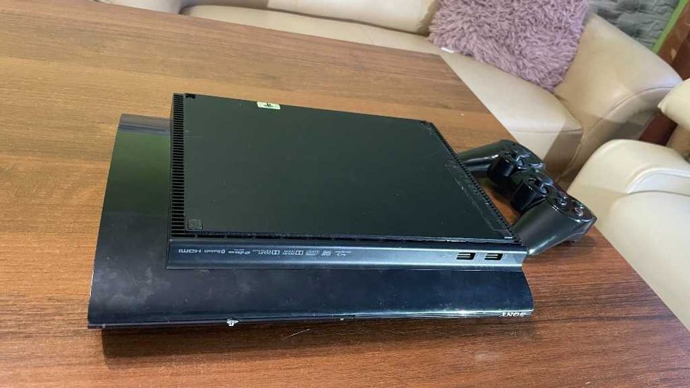 Playstation 3 super slim 1Tb Ps3 2 pady