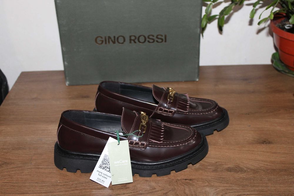 Шкіряні лофери Gino Rossi, 39 розмір